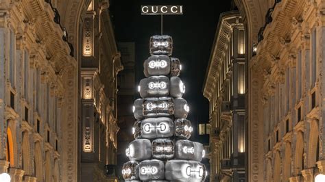 gucci christmas tree galleria|Activists Throw Orange Paint on Gucci Christmas Tree in Milan.